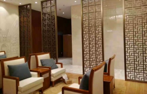 酒店不銹鋼屏風(fēng)安裝應(yīng)該注意什么？